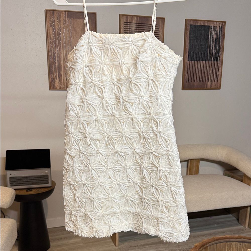 ASTR THE LABEL LACE 3D FLORAL PATTERN MINI DRESS SIZE XS FITS A SMALL BRIDAL - Picture 1 of 10